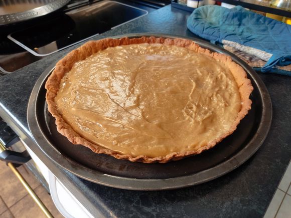 Pour the filling into the crust. Let it cool down and then refrigerate for at least 3 hours.